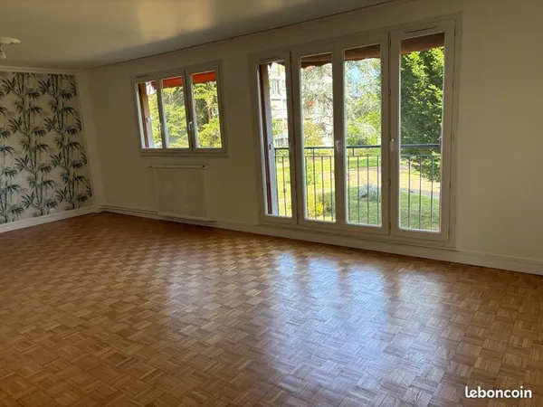 Loue 3 pièces 82m2
