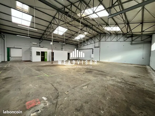 LOCAL D'ACTIVITE 695 m² ARNAGE
