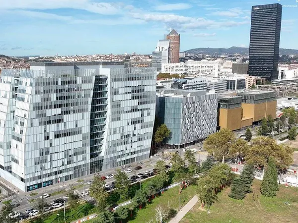 Bureau 641 m²