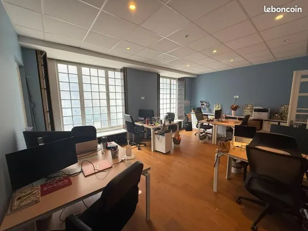 Bureaux 76 m²