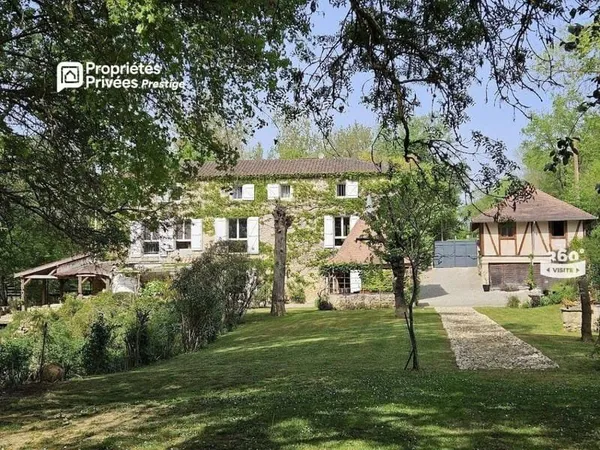 Propriété 8 pièces 230 m²