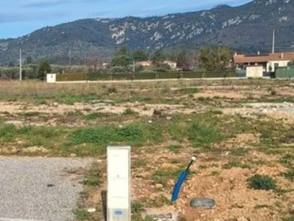 Terrain 332 m²