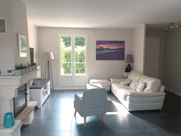 Maison familiale 118 m² - 4 chambres - Jardin & Garage - Quartier recherché à Maurepas