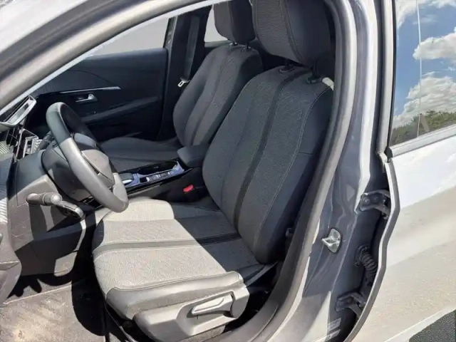 Peugeot 208 electrique 54 kwh 156ch — photo 11