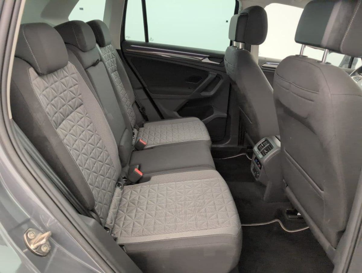 Volkswagen Tiguan — photo 10
