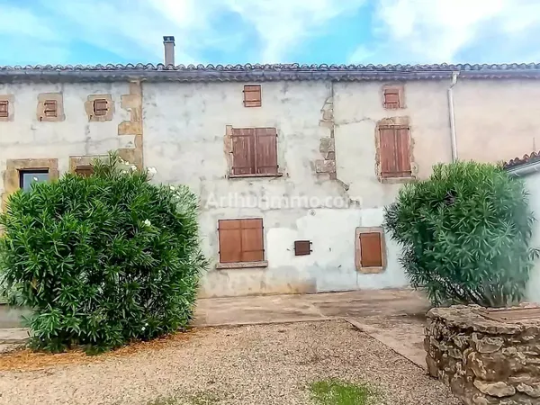 Maison de village 143 m² avec dépendances et fort potentiel – Viviers-lès-Montagnes