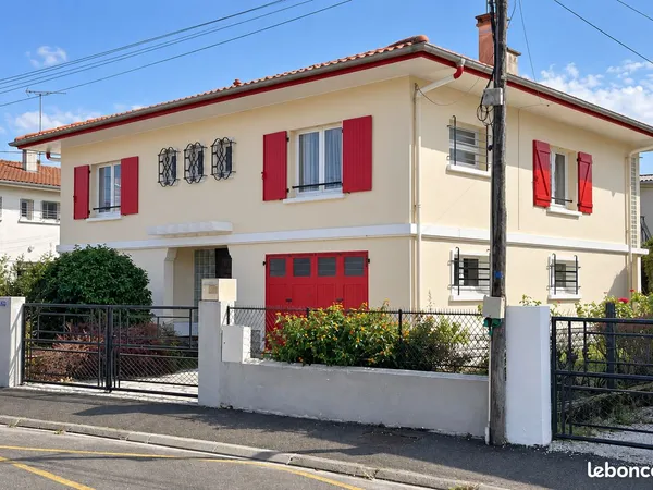 Dax Quartier Saint Vincent — Maison années 60, 4 chambres, jardin et double garage