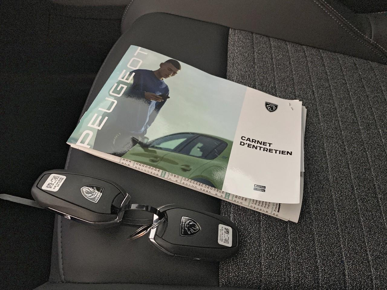 Peugeot 5008 hybrid 145 ch e-dcs6 allure — photo 18