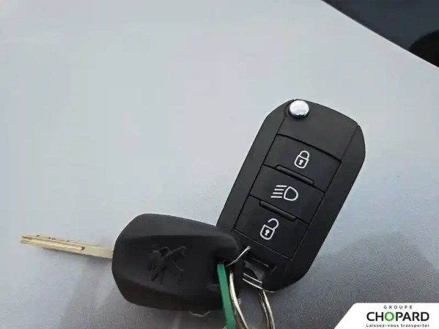 Peugeot 208 puretech 75 s&amp;s bvm5 — photo 58