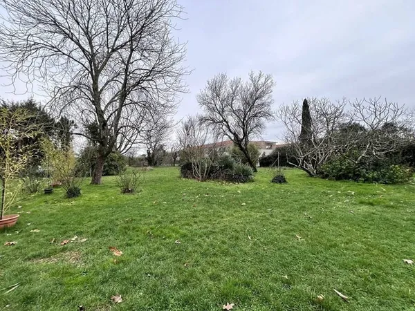 Terrain 773 m²