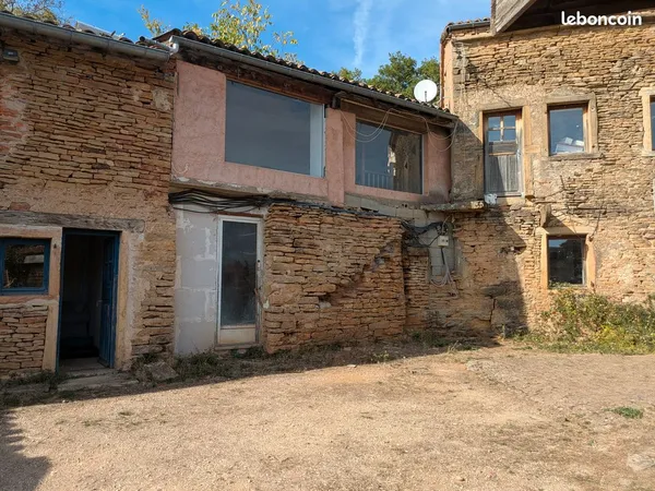 Maison en pierre à restaurer
