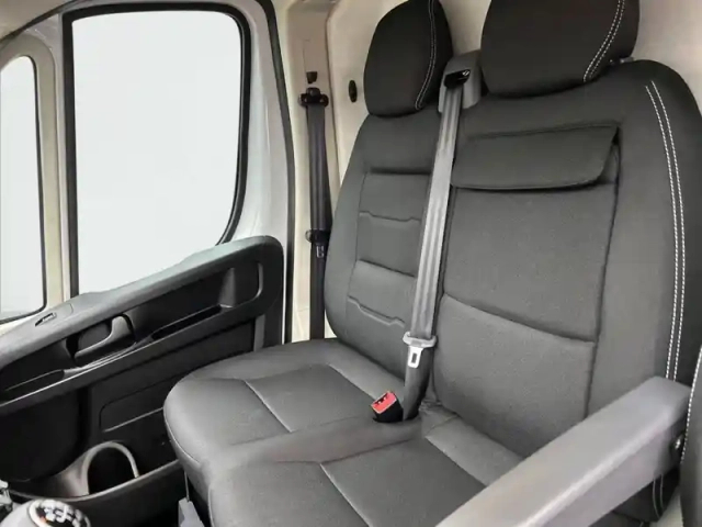 Peugeot Boxer fourgon tole 3.3 t l2h2 bluehdi 140 s&amp;s bvm6 — photo 12