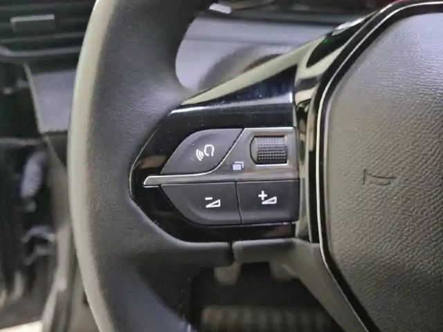 Peugeot 208 puretech 100 s&amp;s bvm6 — photo 21