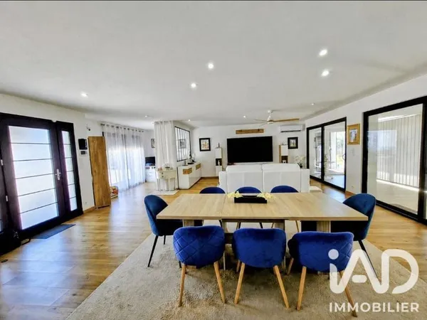Maison de plain-pied 6 pièces 177 m²