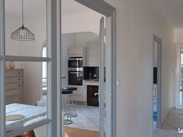 Cassagnes begonhes 100 m2 Meuble. 2 chamb + bureau. Douche + baignoire. 600CC. Profession libérale