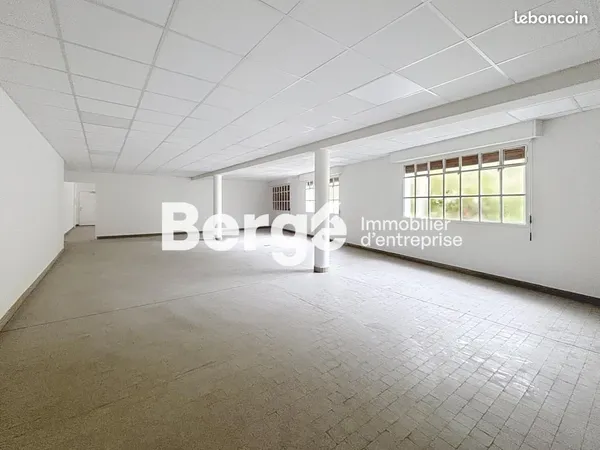 Bureau 536 m²