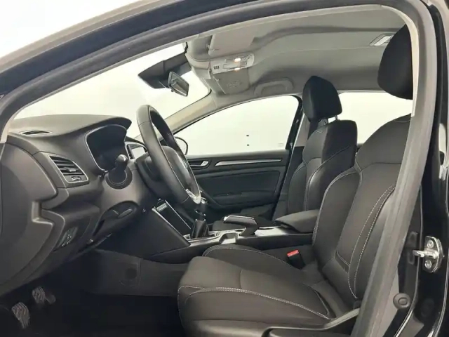 Renault Megane mégane iv estate blue dci 115 — photo 24
