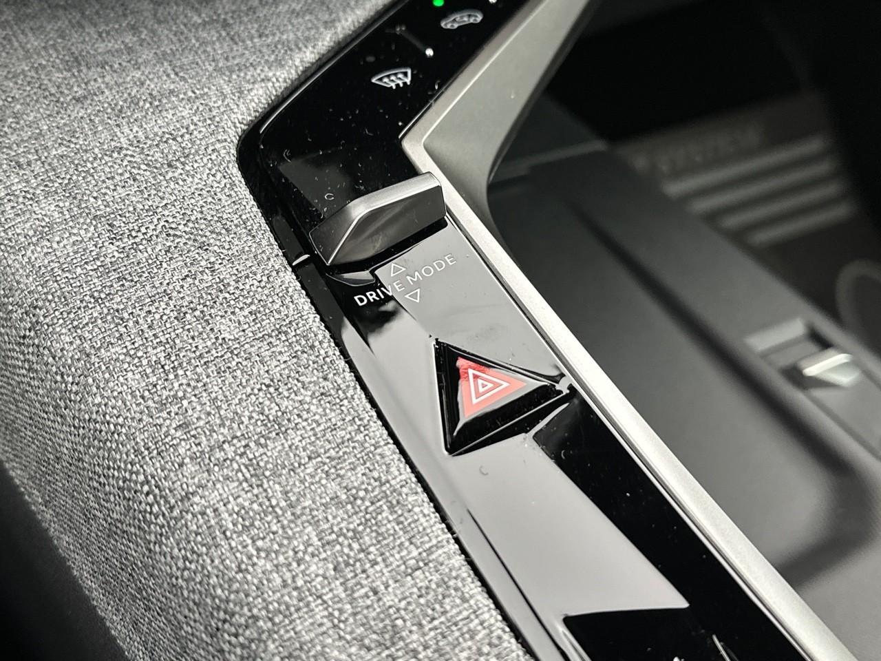 Peugeot 3008 hybrid 145 e-dcs6 gt — photo 30
