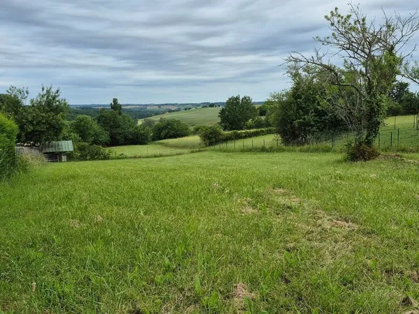 Terrain à construire d'une surface de 1122 m²
