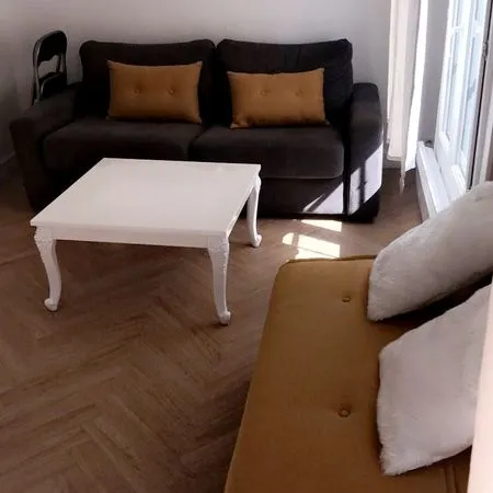 Studio meublé - Paris 17e - 900 TTC