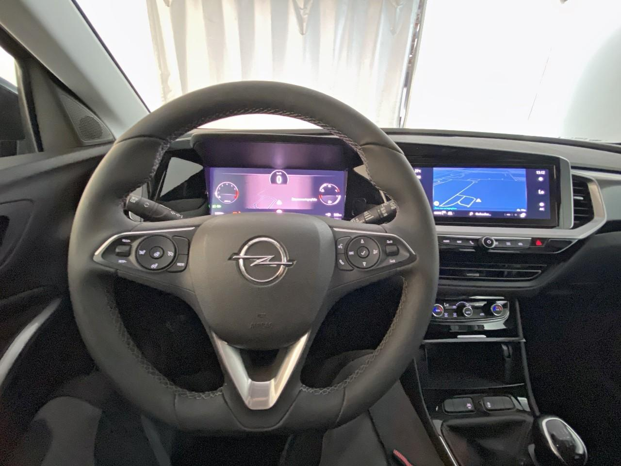 Opel Grandland 1.2 turbo 130 ch gs light — photo 12