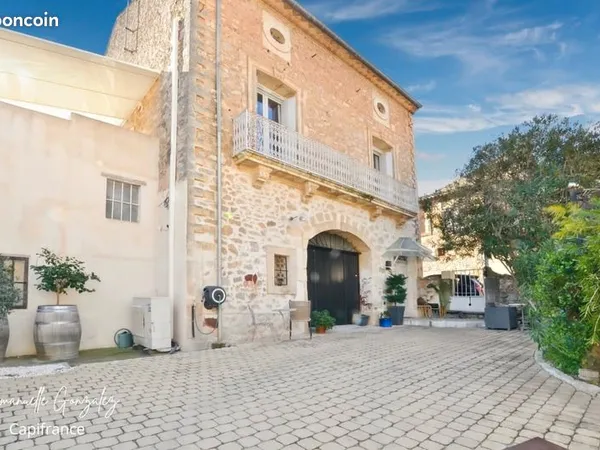 Maison 8 pièces 207 m²