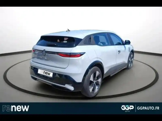 Renault Megane e-tech electric ev60 220ch equilibre super charge — photo 6