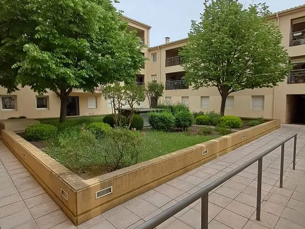 Studio centre NIMES 25m²
