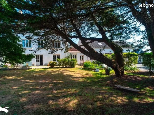 Maison 9 pièces 215 m²