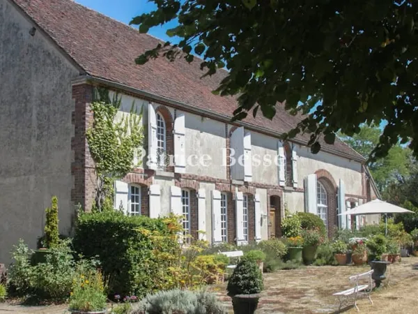 Maison 6 pièces 399 m²