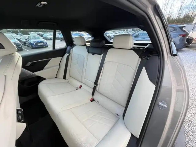 Bmw Serie 5 série 5 touring i5 340ch m sport edrive40 — photo 24
