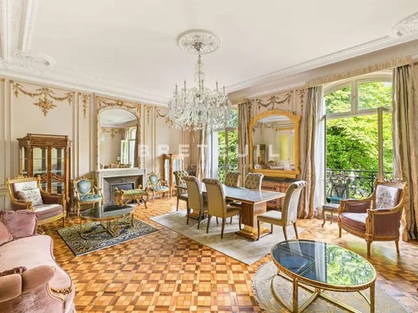 Appartement 7 pièces 292 m²