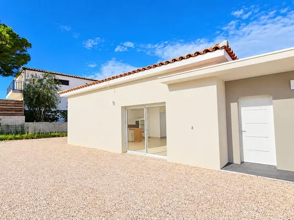 Salles-D'Aude : Vente de 2 Villas T4 neuve de plain-pied de