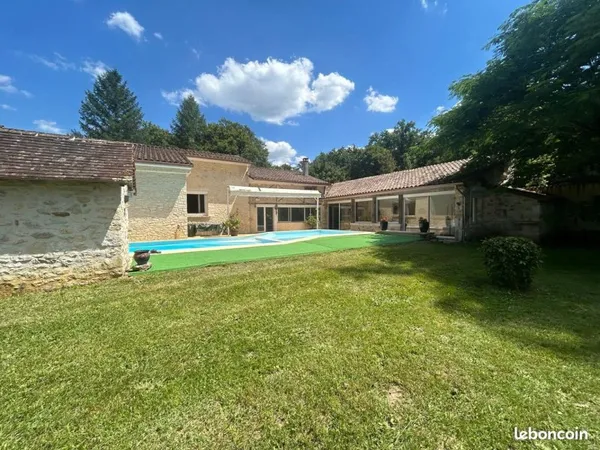 Maison 6 pièces 210 m²