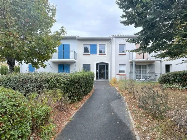 A LOUER APPARTEMENT DE TYPE 2 DANS UNE RESIDENCE DE STANDING -SECTEUR BLAYE