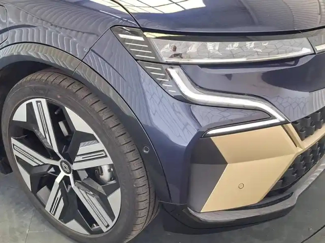 Renault Megane e-tech ev60 220 ch super charge — photo 34