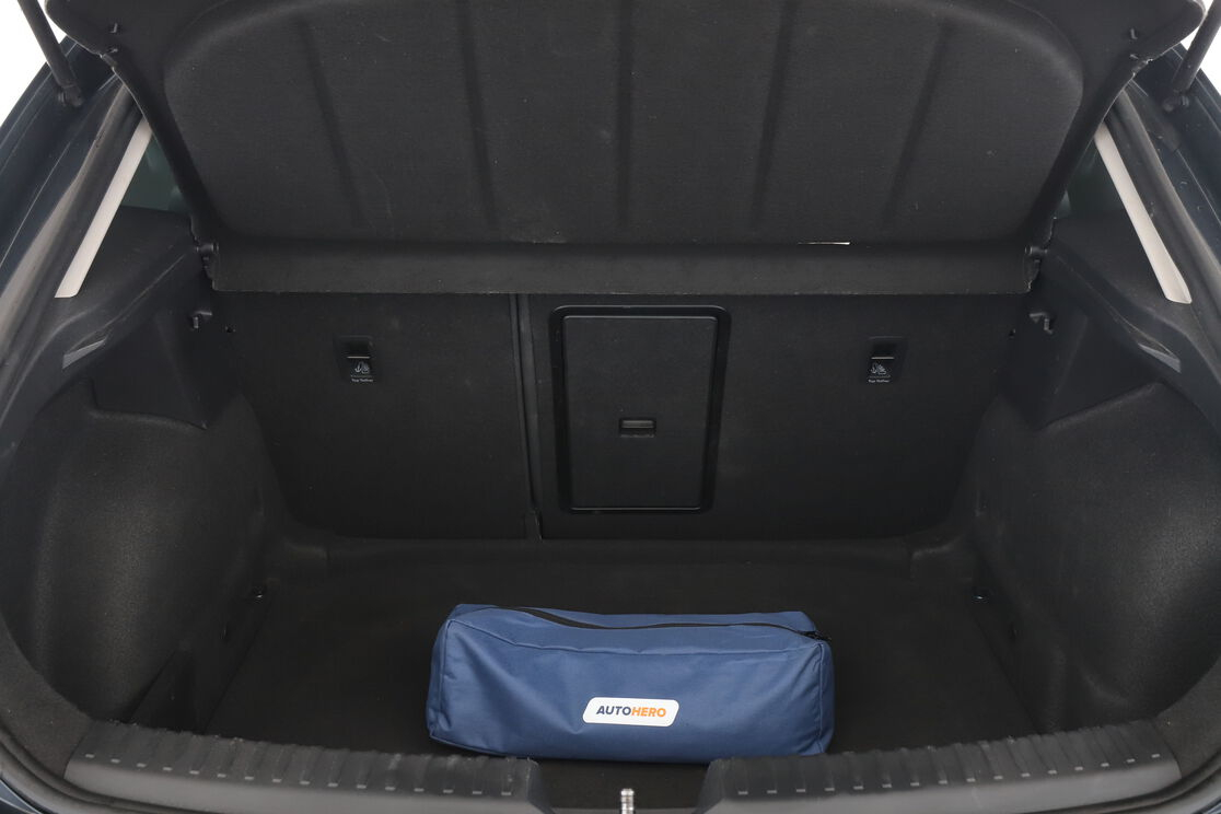 Seat Leon 1.5 eTSI Xcellence DSG7 — photo 16