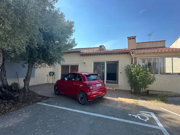 Local commercial 6 pièces 134 m²