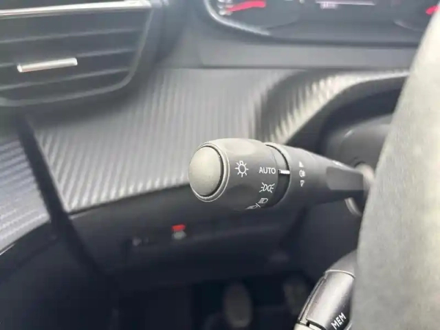 Peugeot 208 puretech 75 s&amp;s bvm5 style — photo 16