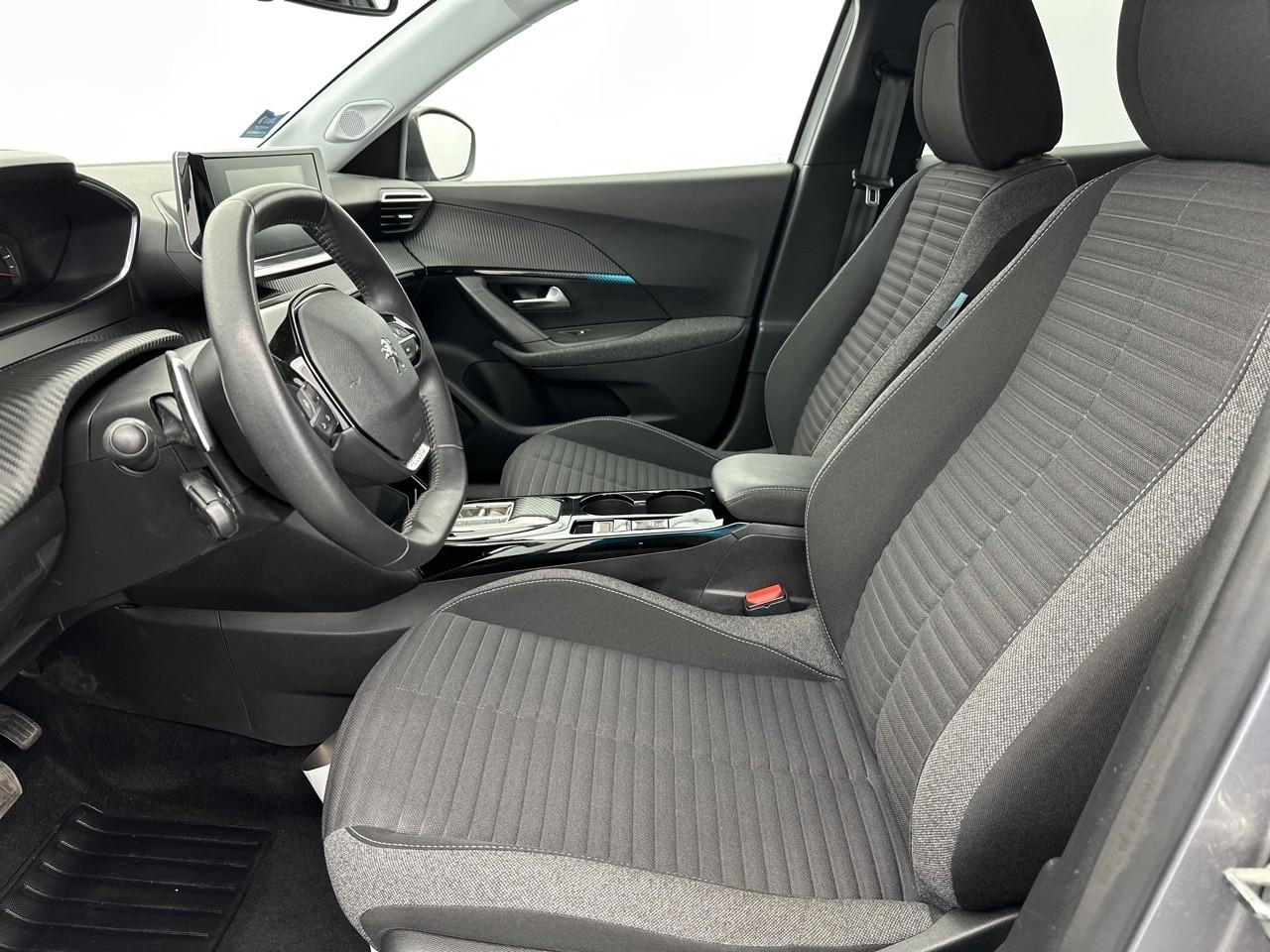 Peugeot 2008 puretech 130 s&s eat8 style — photo 9