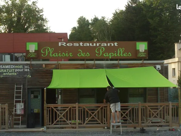 Loue local avec terrasse et grande baie vitrée