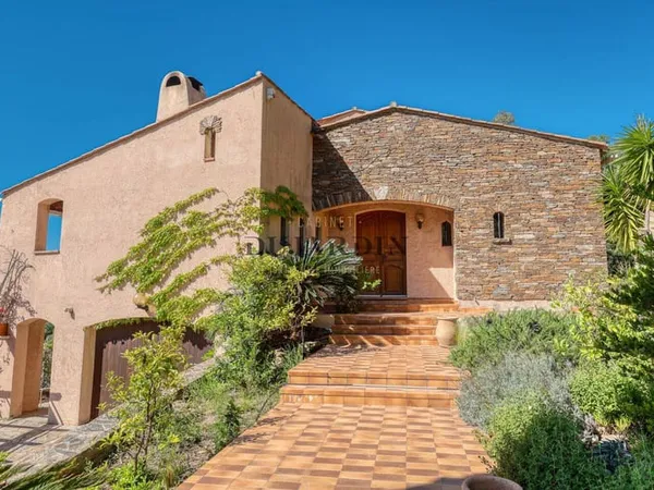 Villa 11 pièces 203 m²