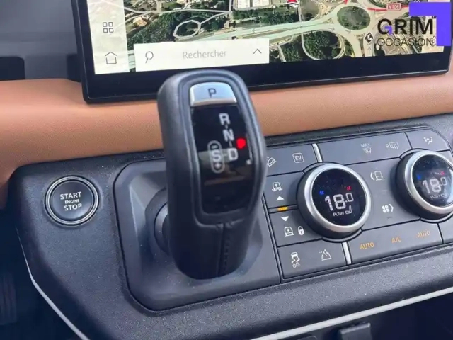 Land Rover Defender 110 p400e phev bva8 x-dynamic — photo 10