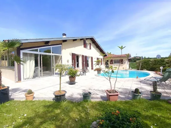 Villa 5 pièces 140 m²