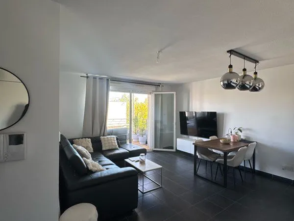 Appartement T3 - balcon - box parking