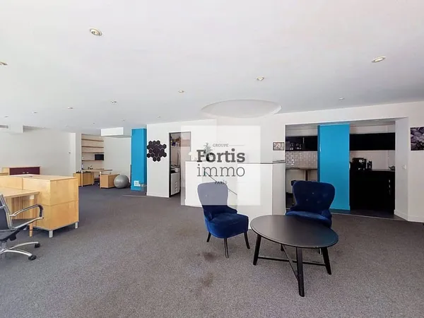 Local commercial 161 m²