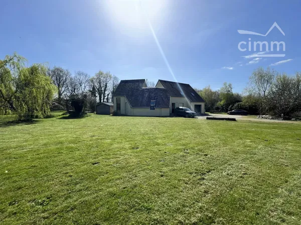 Maison T5 ossature bois de 177 m² habitable et 215 m² au sol sur 8000 m² de terrain clos à Héric