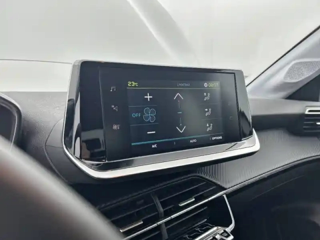 Peugeot 208 electrique 50 kwh 136ch — photo 20
