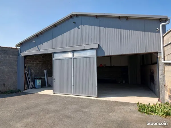 Garage bureau dépôt