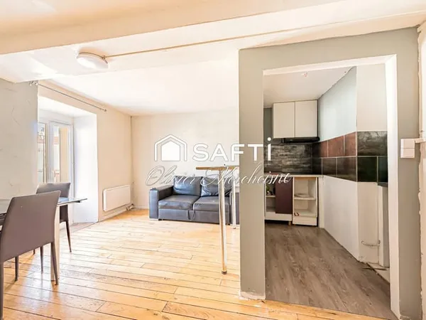 Maison 3 niveaux à rénover au coeur de Maisse